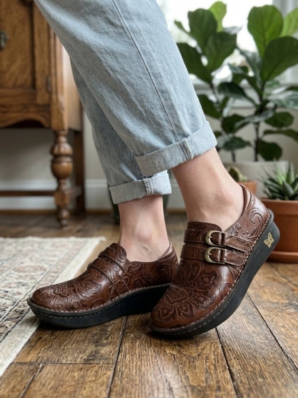 Alegria Alli Embossed Paisley